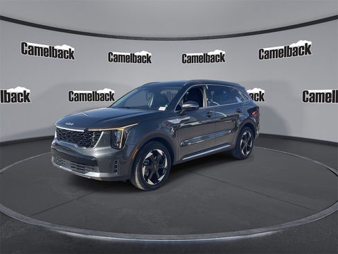 Certified 2025 Kia Sorento EX image 3