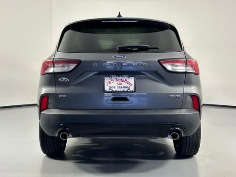 Used 2021 Ford Escape SE w/ SE Sport Appearance Package image 6