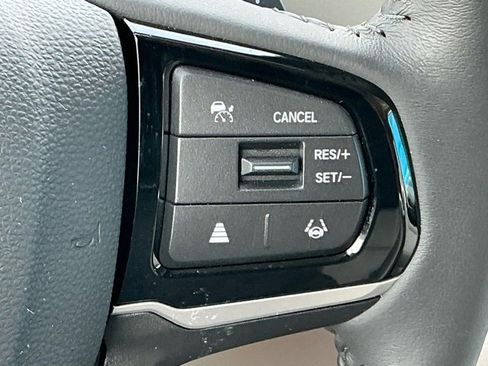 Used 2025 Honda Odyssey EX-L image 18