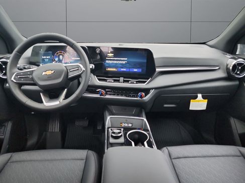 New 2026 Chevrolet Equinox LT w/ Convenience Package II AWD/4WD image 12