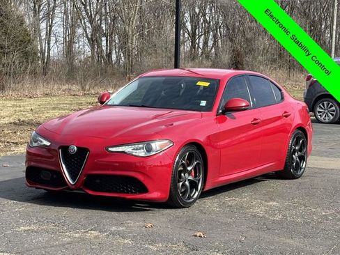Used 2017 Alfa Romeo Giulia Ti w/ TI 19" Sport Package image 30