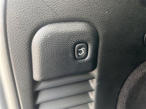 Used 2020 Jeep Grand Cherokee Altitude image 16