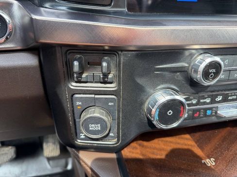 Used 2023 Ford F250 King Ranch w/ FX4 Off-Road Package AWD/4WD image 29