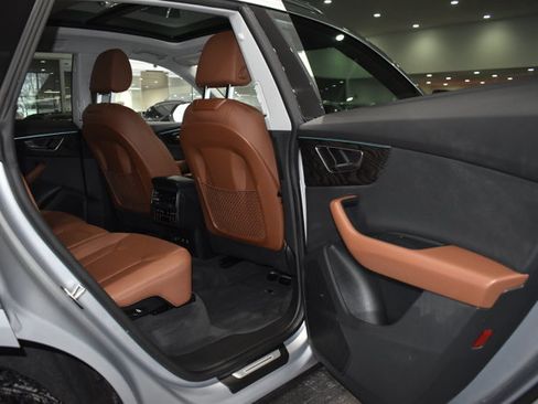 Used 2022 Audi Q8 Premium Plus image 30