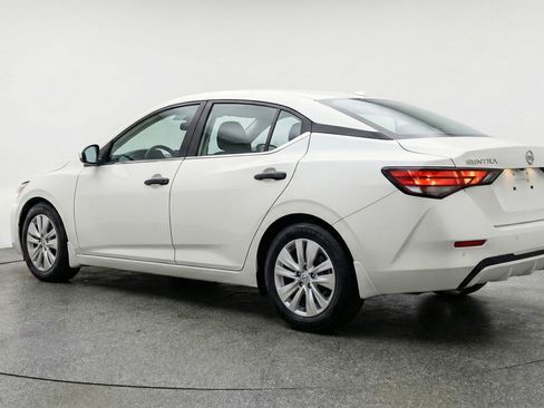 Used 2025 Nissan Sentra S FWD image 5