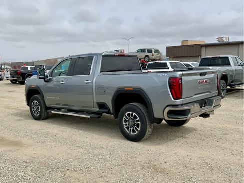 New 2026 GMC Sierra 3500 SLT image 3