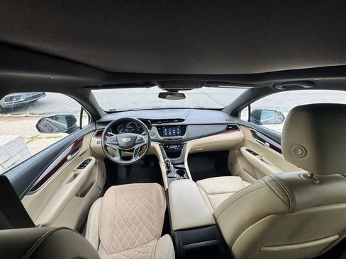 Used 2017 Cadillac XT5 Luxury w/ Driver Awareness Package FWD image 31