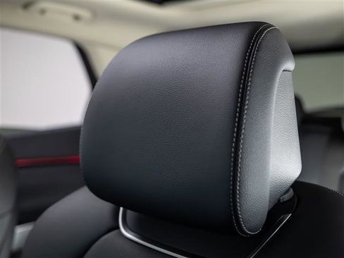 New 2026 Genesis GV70 2.5T Select image 20