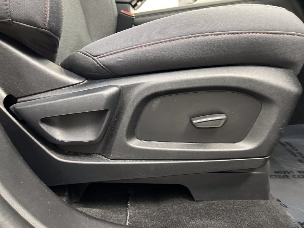 Used 2025 Ford Explorer Active AWD/4WD image 31