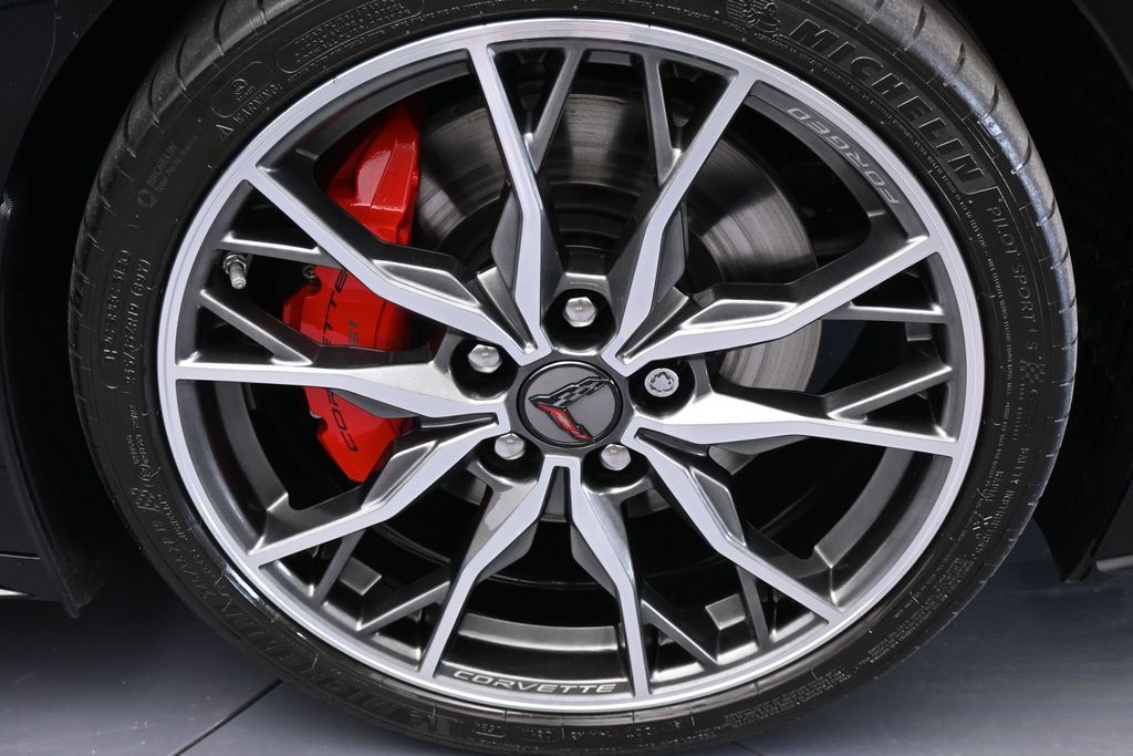 Used 2024 Chevrolet Corvette Stingray Preferred Conv w/ Z51 Performance Package RWD image 40