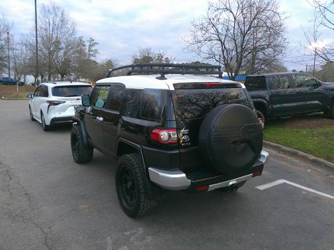 Used 2014 Toyota FJ Cruiser 4WD image 9