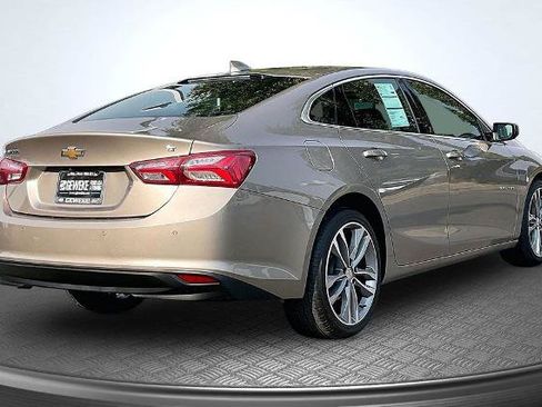 Used 2024 Chevrolet Malibu LT FWD image 2