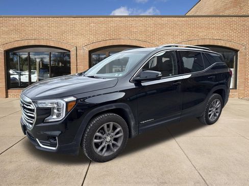 Used 2024 GMC Terrain SLT AWD/4WD image 14