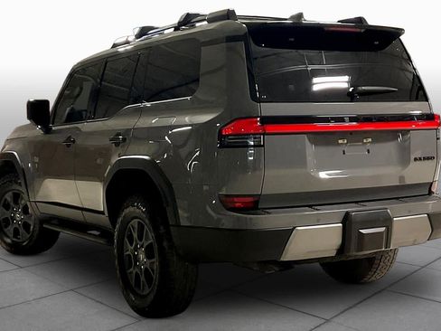 Used 2024 Lexus GX 550 image 11