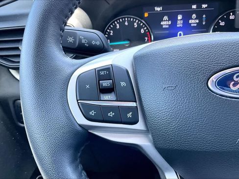 Used 2023 Ford Explorer XLT RWD image 23