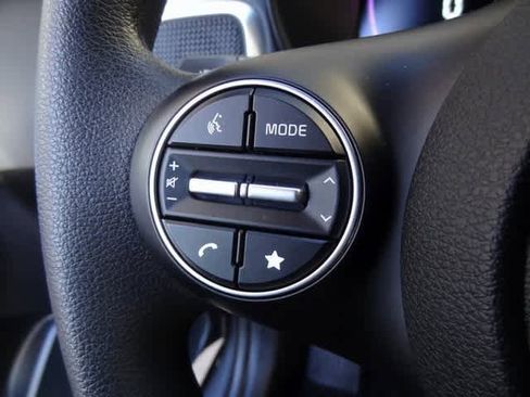 Used 2023 Kia Soul LX w/ LX Technology Package image 16