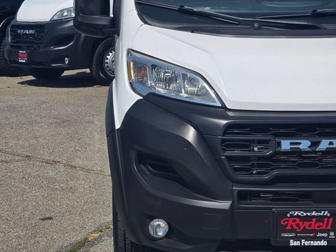 Used 2024 RAM ProMaster 2500 w/ Convenience Group FWD image 3