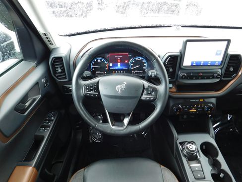 Used 2023 Ford Bronco Sport Outer Banks w/ Tech Package AWD/4WD image 12