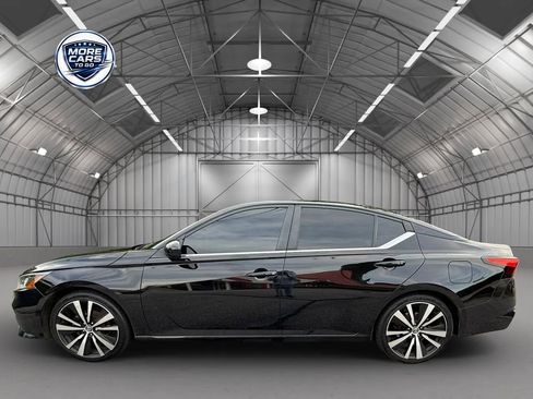 Used 2021 Nissan Altima 2.5 SR FWD image 3