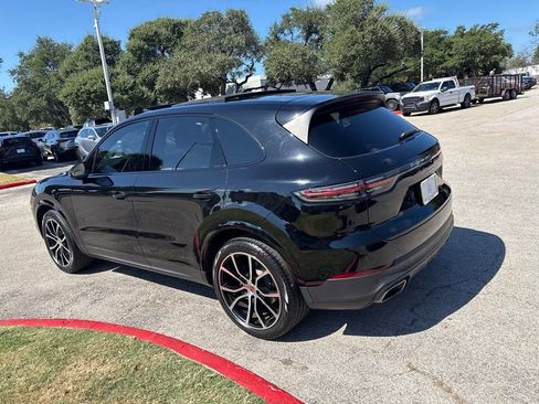 Used 2021 Porsche Cayenne AWD/4WD image 3