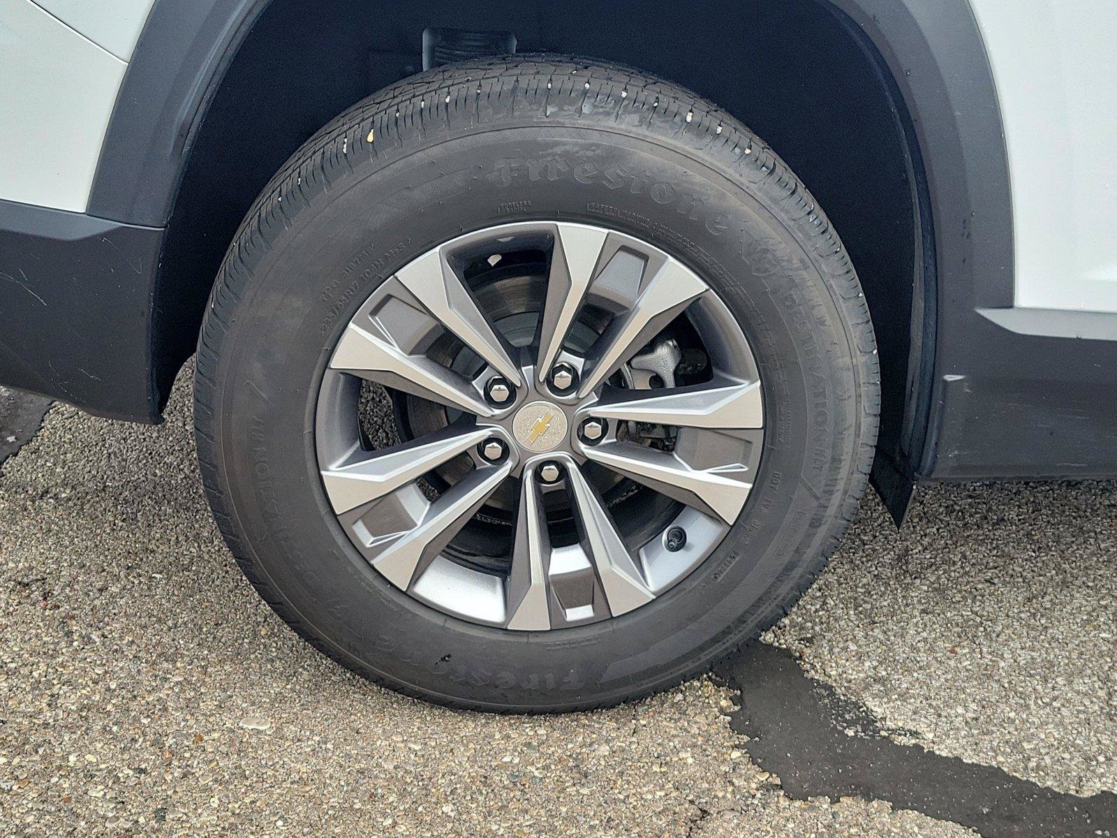 Used 2025 Chevrolet Equinox LT FWD image 5