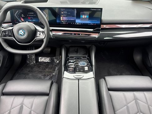 Used 2024 BMW i5 eDrive40i w/ Premium Package RWD image 15