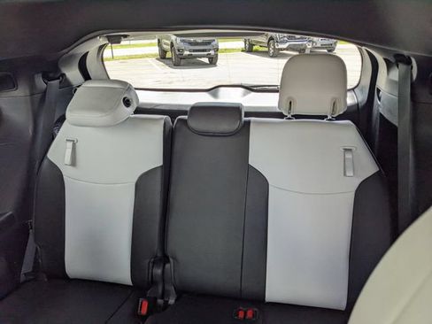 Used 2025 Toyota Sienna XSE w/ XSE Plus Package FWD image 22