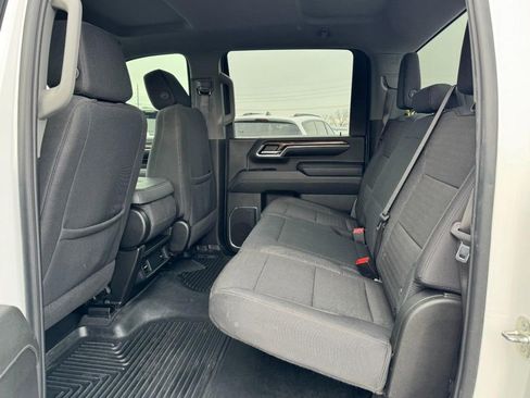 Used 2024 Chevrolet Silverado 2500 LT AWD/4WD image 10