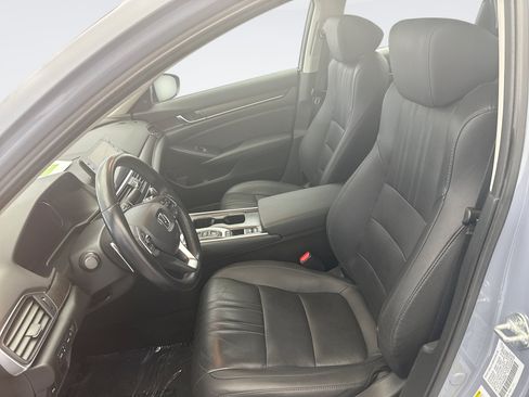 Used 2021 Honda Accord Touring image 11