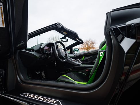 Used 2021 Lamborghini Aventador SVJ image 52