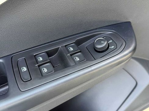 New 2026 Volkswagen Taos S image 7