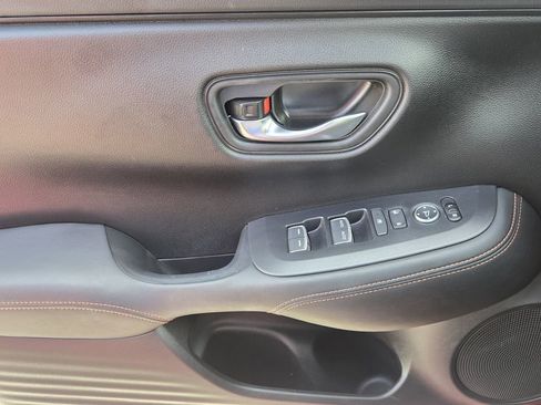 Certified 2025 Honda HR-V Sport image 25