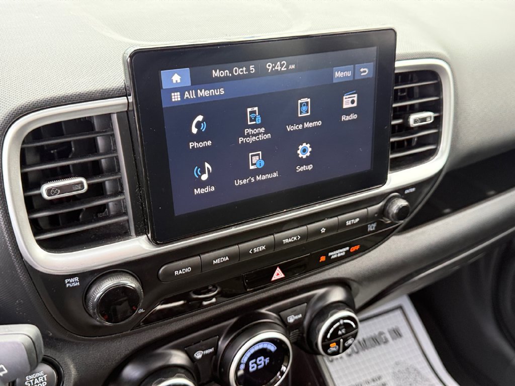 Used 2024 Hyundai Venue SEL FWD image 27
