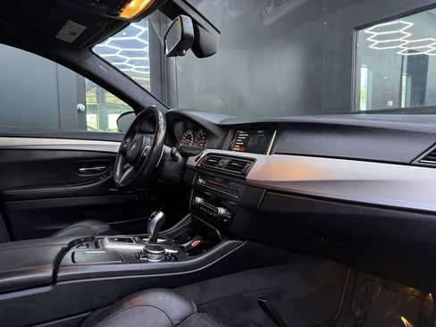 Used 2015 BMW M5 RWD image 26