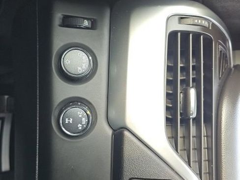 Used 2015 Chevrolet Tahoe LT image 35