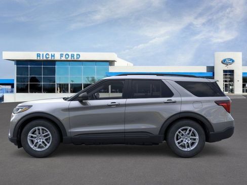 New 2026 Ford Explorer Active RWD image 3