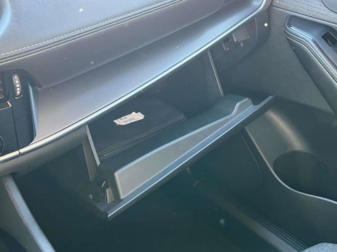 Used 2021 Nissan Rogue SV image 37