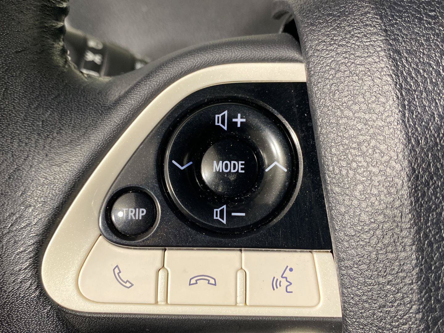 Used 2017 Toyota Prius Prime Advanced FWD image 23