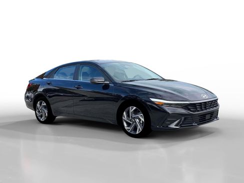 New 2026 Hyundai Elantra Limited FWD image 10