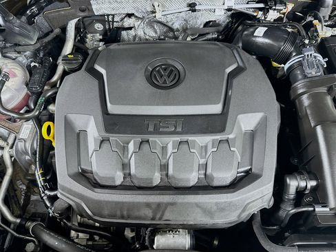 Used 2022 Volkswagen Tiguan SE image 32