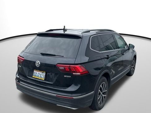 Used 2021 Volkswagen Tiguan SE image 2