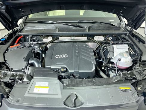 Used 2023 Audi Q5 Premium w/ Convenience Package image 27