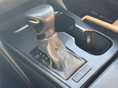 Certified 2025 Lexus ES 350 w/ Premium Package image 26