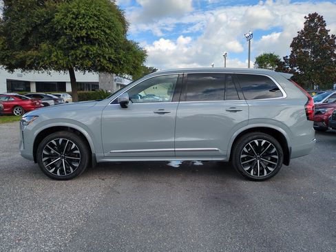 New 2026 Volvo XC90 B6 Plus w/ Protection Package Premier image 7