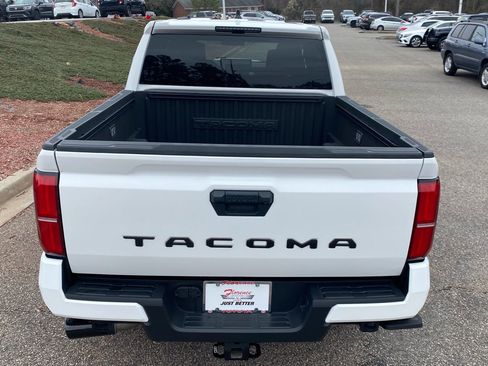 Used 2024 Toyota Tacoma TRD Sport image 10