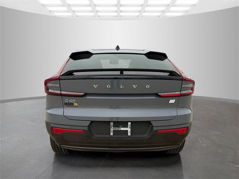 Used 2023 Volvo C40 P8 Recharge Ultimate image 8