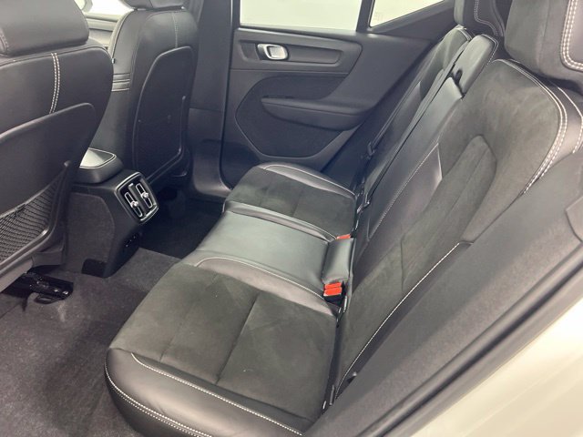 Used 2021 Volvo XC40 T5 R-Design w/ Climate Package AWD/4WD image 11