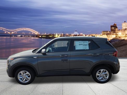 New 2026 Hyundai Venue SE FWD image 2