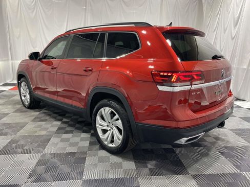 Used 2023 Volkswagen Atlas SE w/ Panoramic Sunroof Package FWD image 2