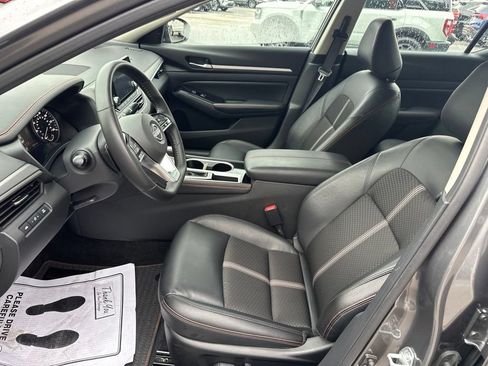 Used 2025 Nissan Altima 2.5 SR FWD image 15